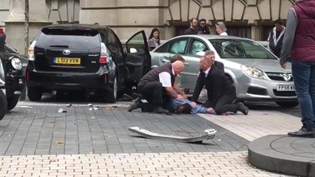 إصابات بحادث دهس وسط لندن والشرطة تعتقل سائق السيارة (فيديو وصور) إصابات بحادث دهس وسط لندن والشرطة تعتقل سائق السيارة (فيديو وصور)