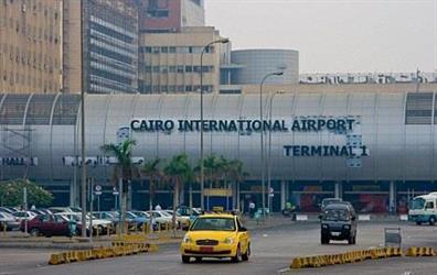 إحباط محاولة مضيفة طيران تهريبَ أدوية تجميل من السعودية لمصر بمليون جنيه إحباط محاولة مضيفة طيران تهريبَ أدوية تجميل من السعودية لمصر بمليون جنيه
